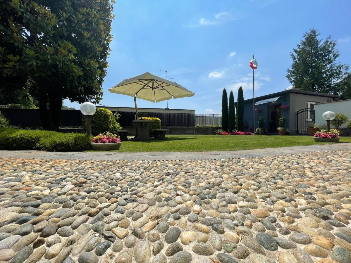 B&B Marge Oltrona di San Mamette Exterior foto
