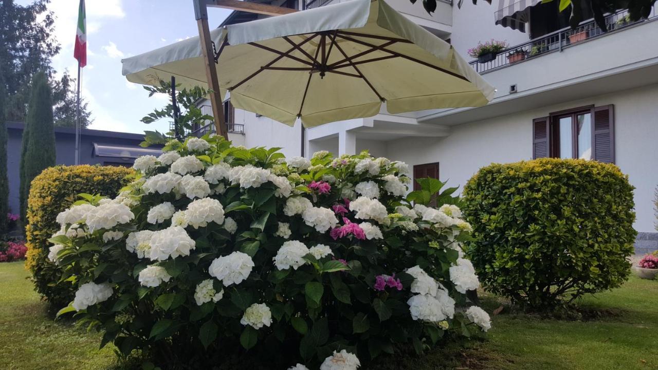 B&B Marge Oltrona di San Mamette Exterior foto