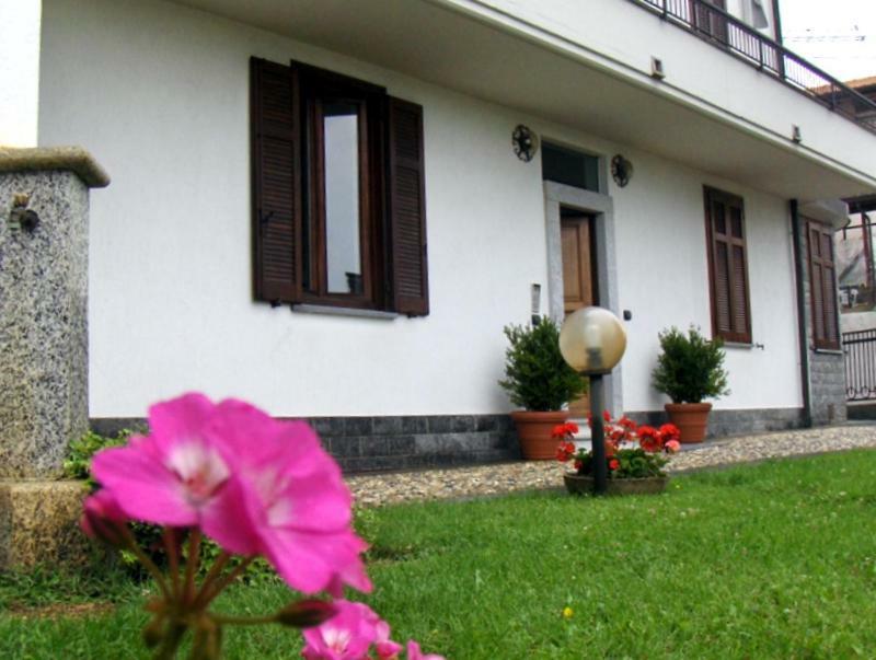 B&B Marge Oltrona di San Mamette Exterior foto